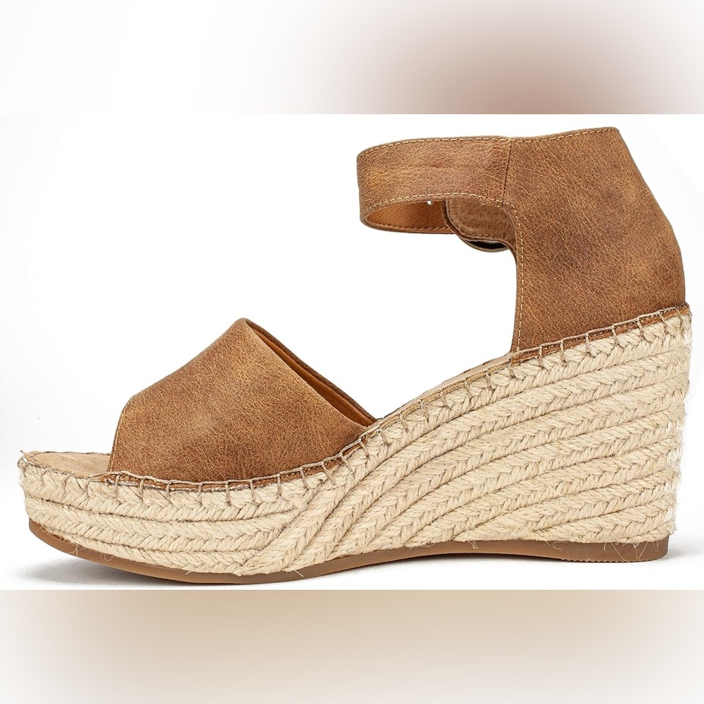 White Mountain Viewridge medium tan wedge espadrille sandals w/ankle closure 8